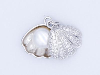 Scallop Shell Pearl Pendant